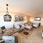 - Haus F, App 0f1202 Apartamento *
