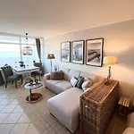 - Haus F, App 0f1202 *