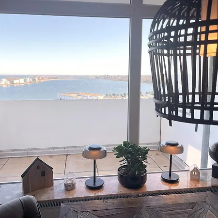 - Haus F, App 0f1202 Appartement *